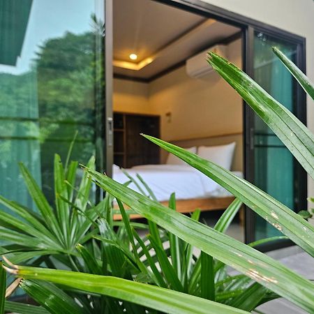 Bang Po Hut Hotell Ban Bang Po Exteriör bild