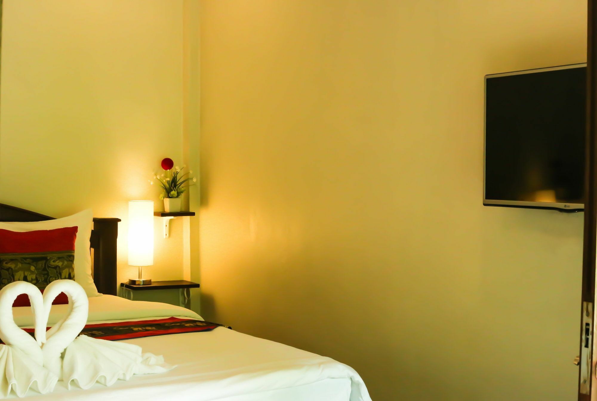 Bang Po Hut Hotell Ban Bang Po Exteriör bild